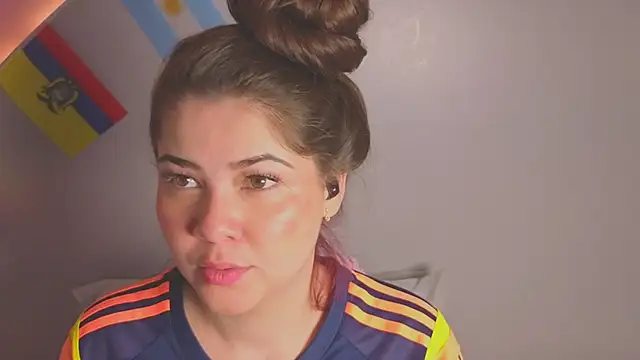 amyvans  online show from June 27, 8:26 pm