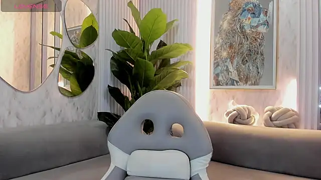 sarah sluty online show from March 17, 2:48 am