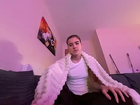 lucyx xx online show from February 8, 8:23 pm