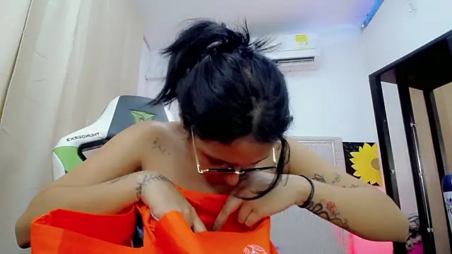 Mishell hot  online show from February 21, 8:20 pm