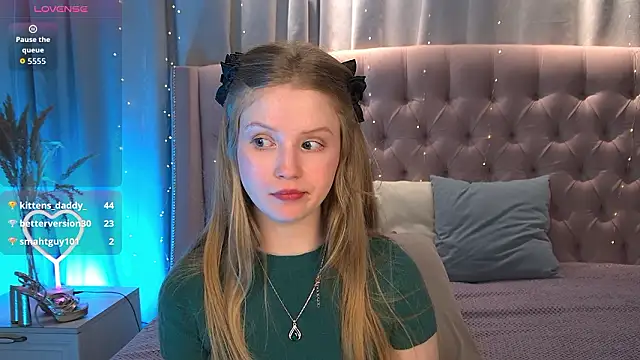 LilianHoward online show from March 20, 12:43 pm