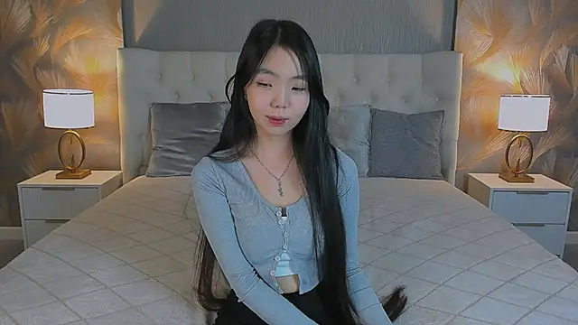 EMILY GREENSON online show from March 22, 9:32 pm