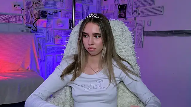 KimPorins online show from April 4, 12:37 pm