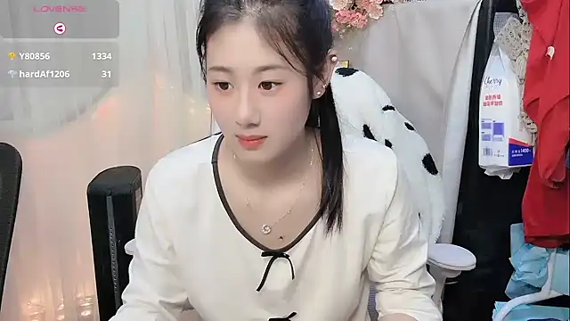 Yvonne-07 online show from March 11, 4:09 pm