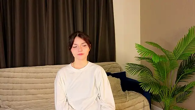 NyraVesperis online show from March 24, 3:17 pm