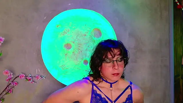 Shelly bat online show from March 17, 10:14 pm