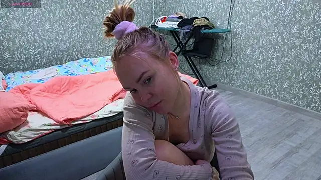 s trawberry  online show from March 19, 4:06 am