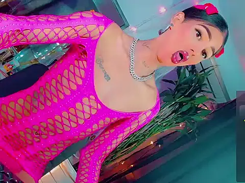 agathaferrer3 online show from April 18, 10:40 am