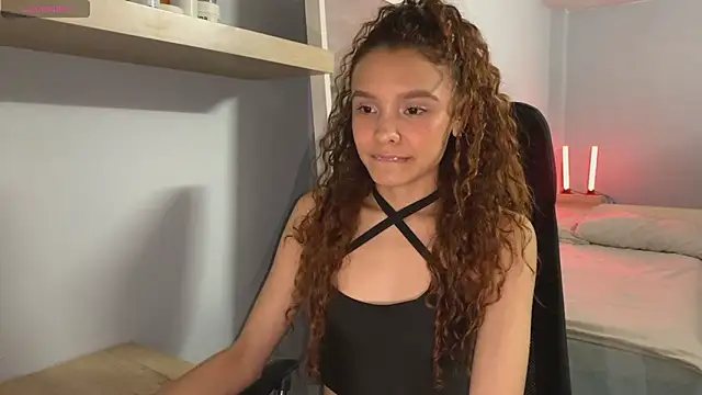 Sunshineegirll online show from December 20, 7:18 pm