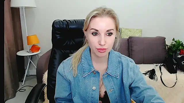 Hanna--Sweet online show from March 29, 9:19 am