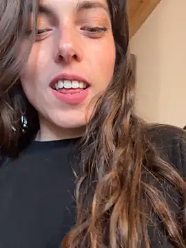 YourSlutQueen online show from April 10, 9:37 am