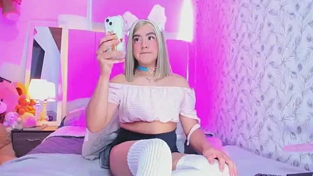 TaylorSweetI online show from February 14, 6:32 pm