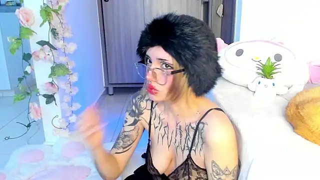 ammierouge online show from February 13, 5:20 am