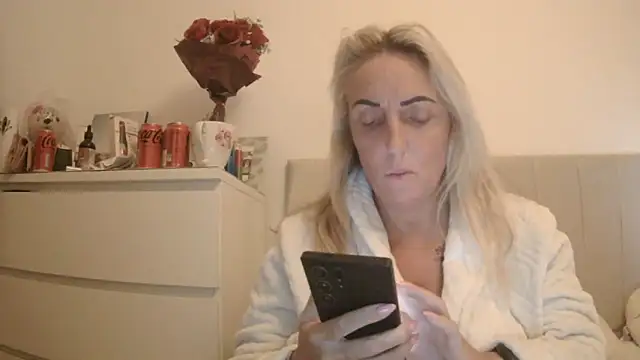 theblondecocklover online show from April 8, 6:48 am