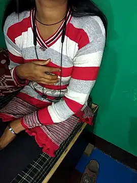 QWEEN7B online show from December 20, 1:48 pm