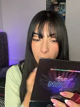 junorise23 online show from April 16, 4:02 am