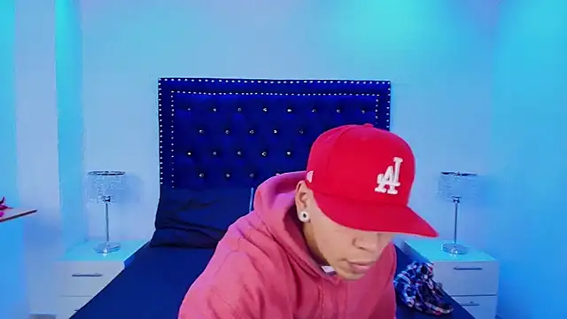 Jaden and sofia online show from April 17, 3:08 am