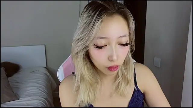 jasmilee online show from April 4, 7:34 pm