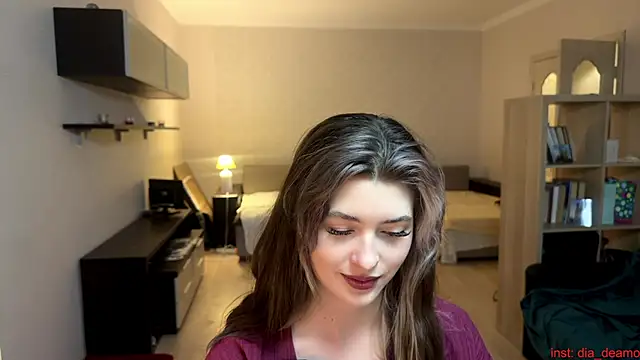 Dia DeAmas online show from April 10, 3:07 pm