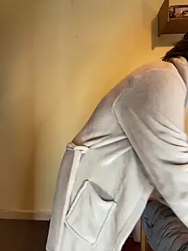 Hottuga online show from February 10, 11:30 pm