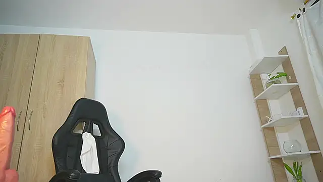 celestes777 online show from April 10, 8:15 pm