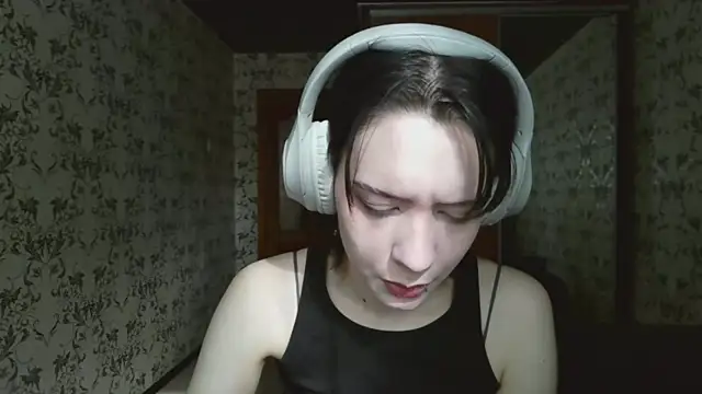 LxayBloom online show from March 20, 7:24 am