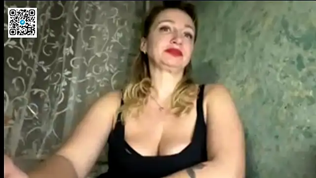 Lapussia  online show from April 5, 7:02 pm