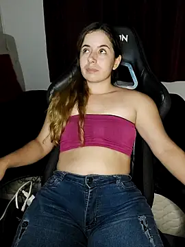 Darlynghotmiss online show from March 30, 11:59 pm