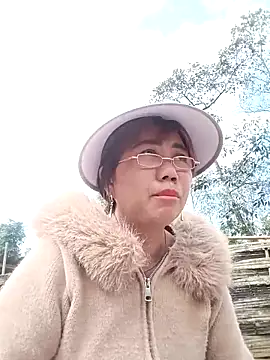 alycen online show from February 15, 8:02 am