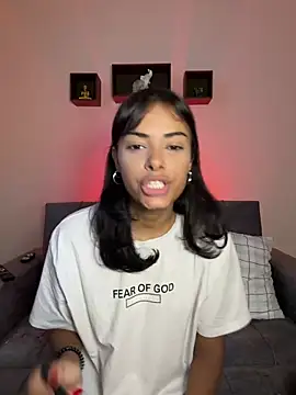 Iam Lyan  online show from March 26, 8:21 pm