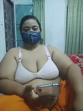 momo loves online show from March 4, 5:52 pm