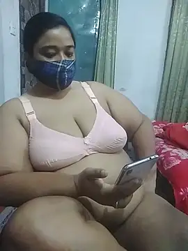 momo loves online show from April 16, 8:19 pm