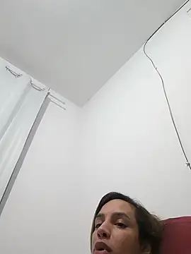 ofjuliaa online show from March 26, 7:54 am