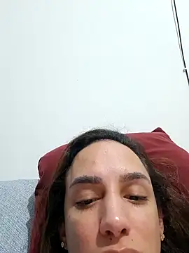 ofjuliaa online show from April 15, 8:37 am