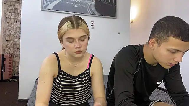 mirelcouple online show from February 12, 10:06 am