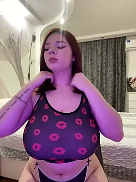 roze rists online show from March 4, 9:32 pm