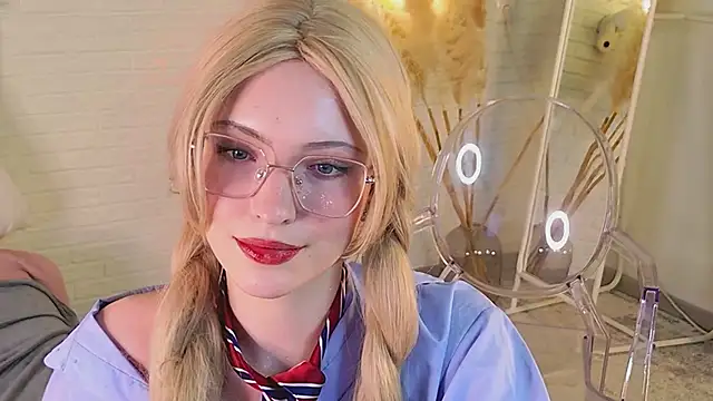 Yayaa Love online show from March 15, 4:20 pm