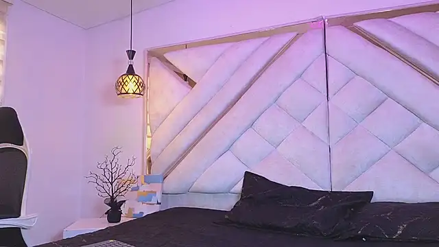 zoevg online show from March 31, 12:49 pm