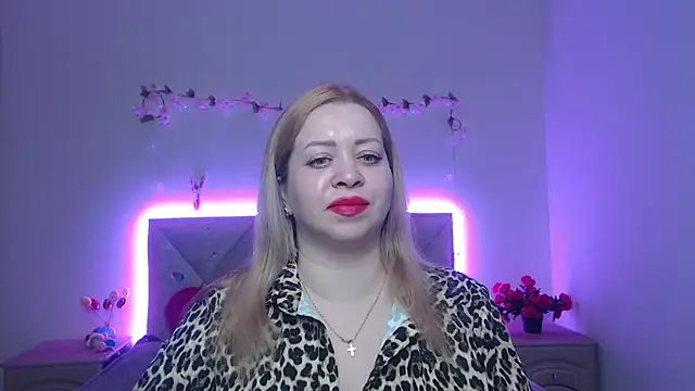 OliviaVerr online show from April 10, 12:22 pm