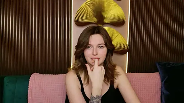 Karina Thorn online show from February 15, 8:52 pm