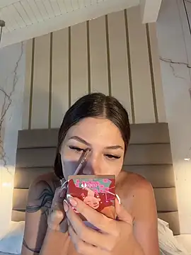 EmmaJhoons online show from March 26, 10:28 am