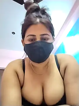 pinkihot23 online show from February 15, 7:00 am