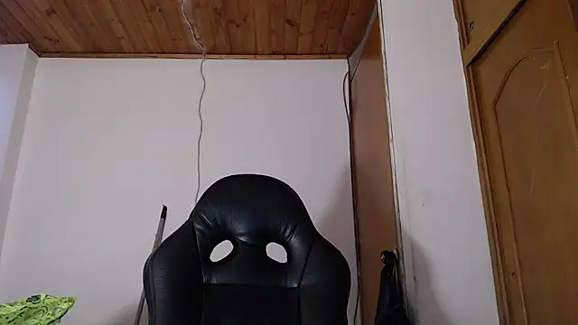 Shanel Lozano online show from April 16, 9:25 pm