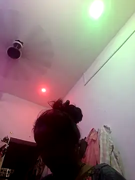 kiiuu sexe online show from April 15, 8:09 pm