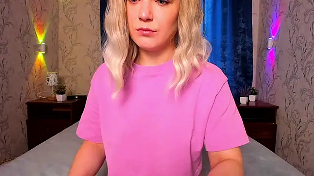 JessicaBeverly  online show from June 17, 1:45 pm