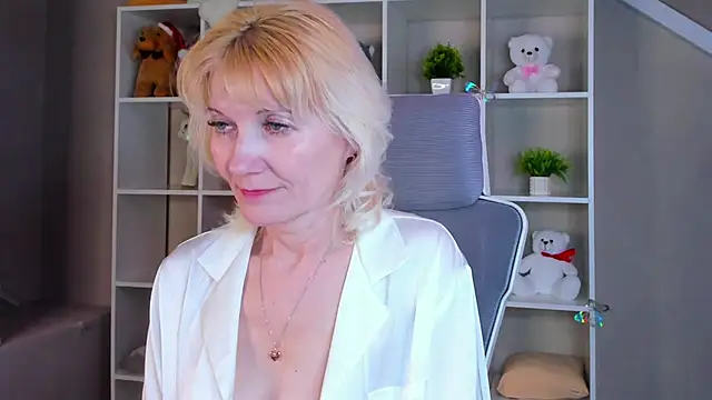 Julie Lucas online show from April 9, 6:19 am