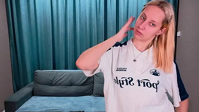 EmilyReyess online show from February 14, 9:11 am