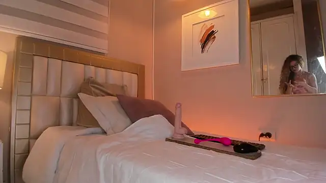 isabela  x online show from March 19, 12:31 pm