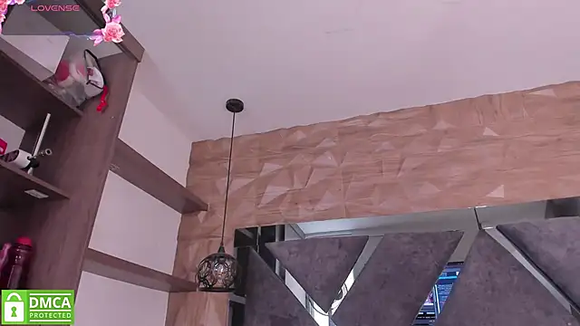 Zamahara Rodriguez online show from April 4, 7:45 pm