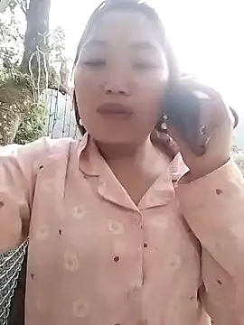 lia-coy online show from April 6, 11:22 am